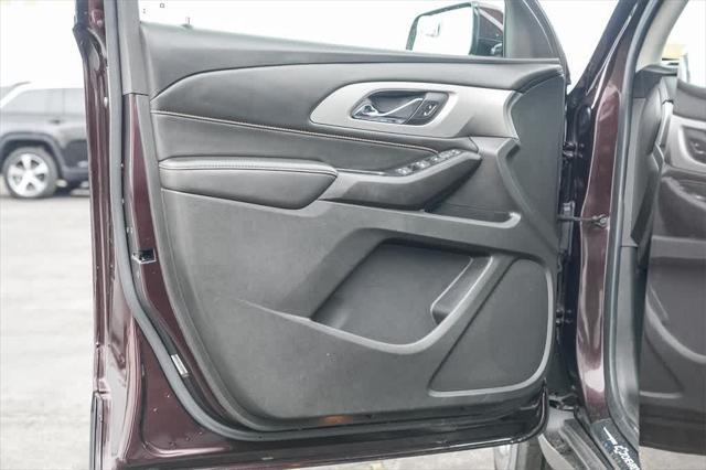 used 2020 Chevrolet Traverse car, priced at $23,998