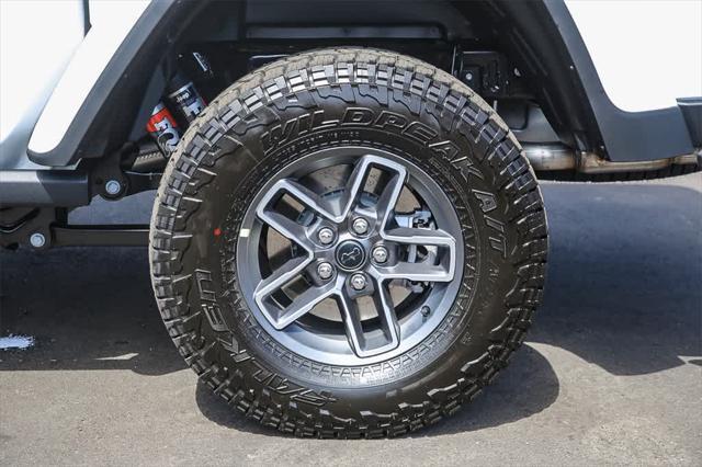 new 2025 Jeep Gladiator car, priced at $52,687
