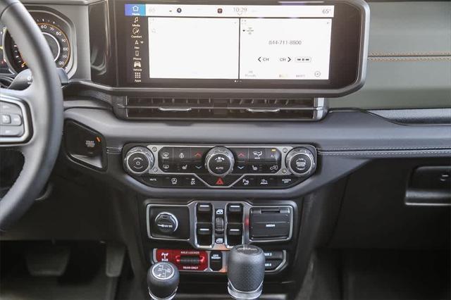 new 2025 Jeep Gladiator car, priced at $52,687