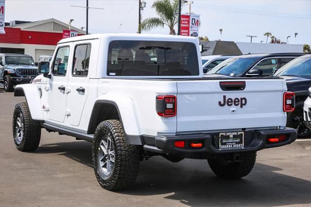 new 2025 Jeep Gladiator car, priced at $52,687