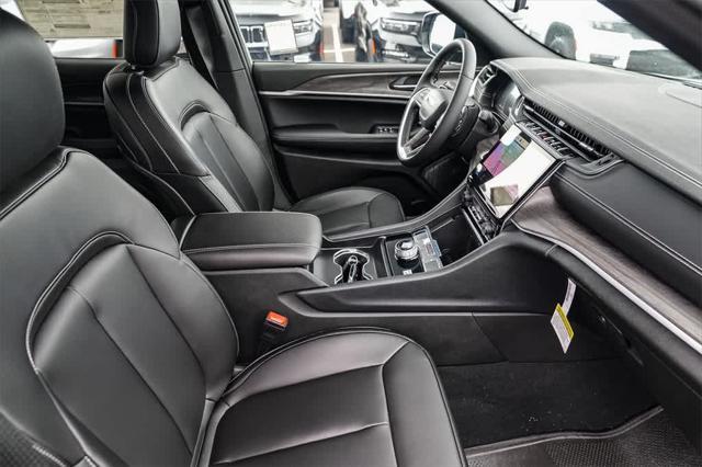 new 2025 Jeep Grand Cherokee car, priced at $38,314