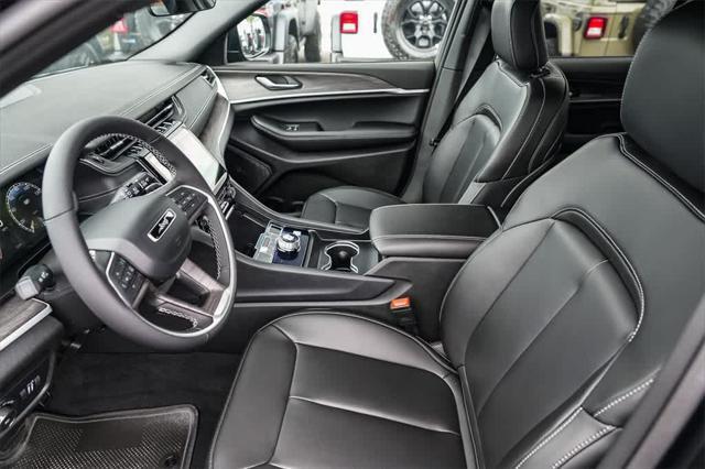 new 2025 Jeep Grand Cherokee car, priced at $38,314