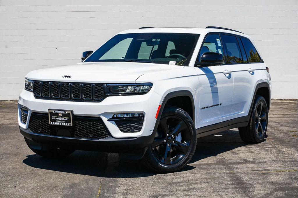 new 2025 Jeep Grand Cherokee car, priced at $46,890