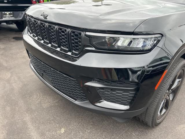used 2022 Jeep Grand Cherokee car, priced at $32,991