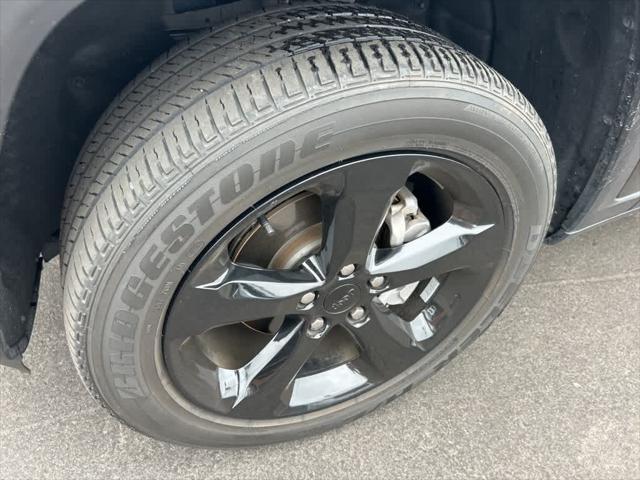 used 2022 Jeep Grand Cherokee car, priced at $32,991