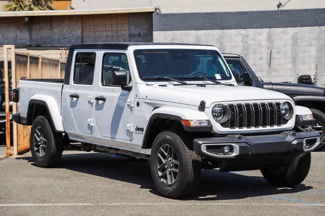 new 2024 Jeep Gladiator car, priced at $42,359