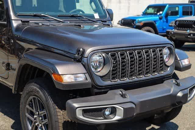 new 2024 Jeep Gladiator car, priced at $35,572