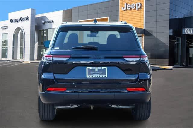 new 2025 Jeep Grand Cherokee car, priced at $48,035