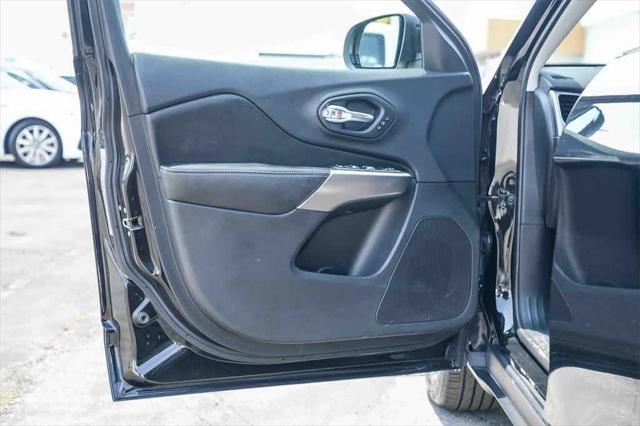 used 2019 Jeep Cherokee car, priced at $12,972