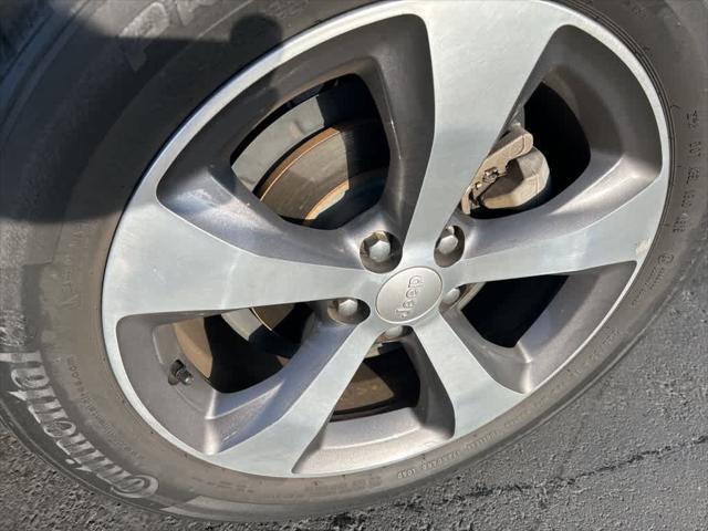 used 2019 Jeep Cherokee car, priced at $12,972