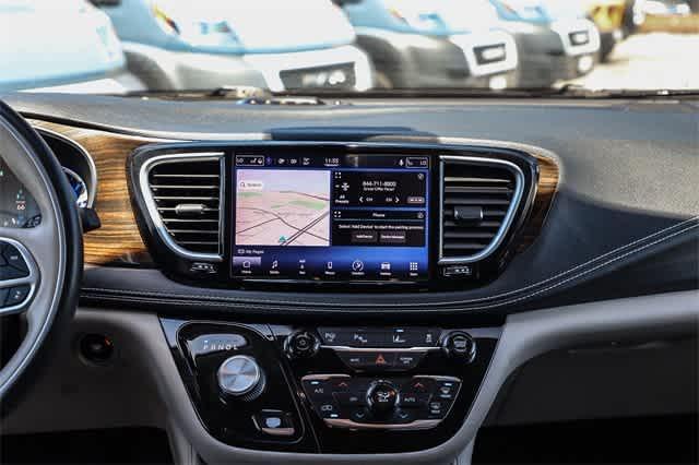 used 2021 Chrysler Pacifica Hybrid car, priced at $32,998