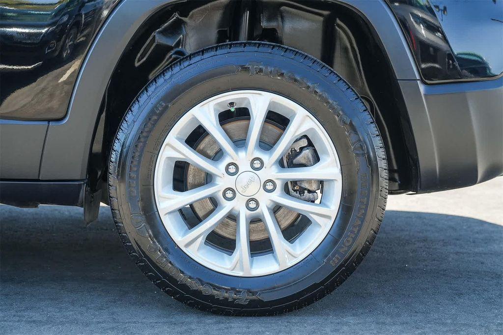 used 2022 Jeep Cherokee car, priced at $23,981