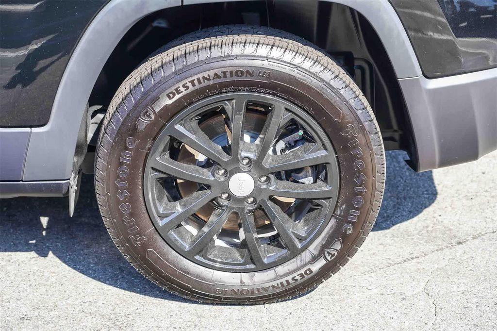 used 2022 Jeep Cherokee car, priced at $22,285