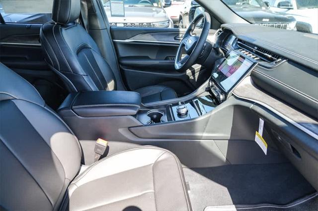 new 2025 Jeep Grand Cherokee car, priced at $43,837