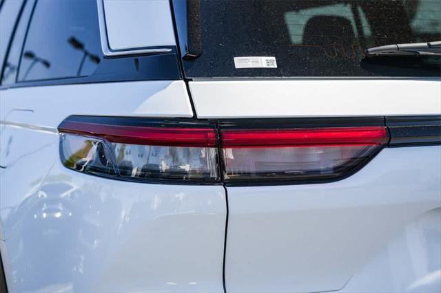 new 2025 Jeep Grand Cherokee car, priced at $43,837