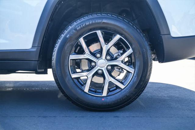 new 2025 Jeep Grand Cherokee car, priced at $43,837