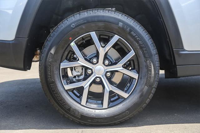 new 2025 Jeep Grand Cherokee car, priced at $45,532