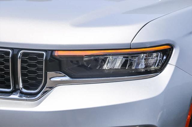 new 2025 Jeep Grand Cherokee car, priced at $45,532