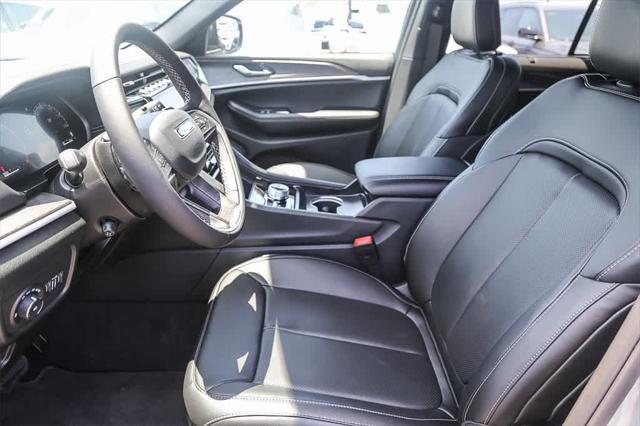 new 2025 Jeep Grand Cherokee car, priced at $45,532