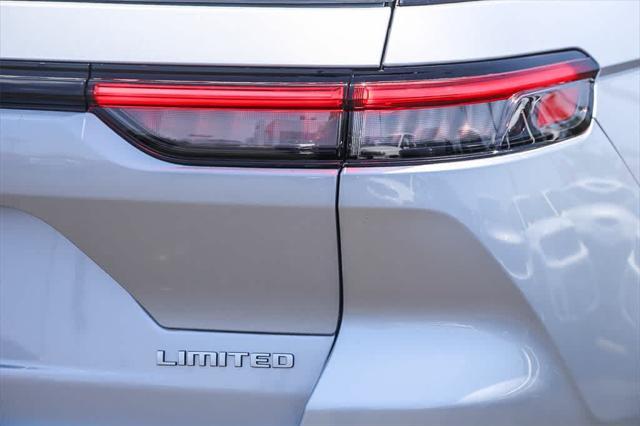 new 2025 Jeep Grand Cherokee car, priced at $45,532