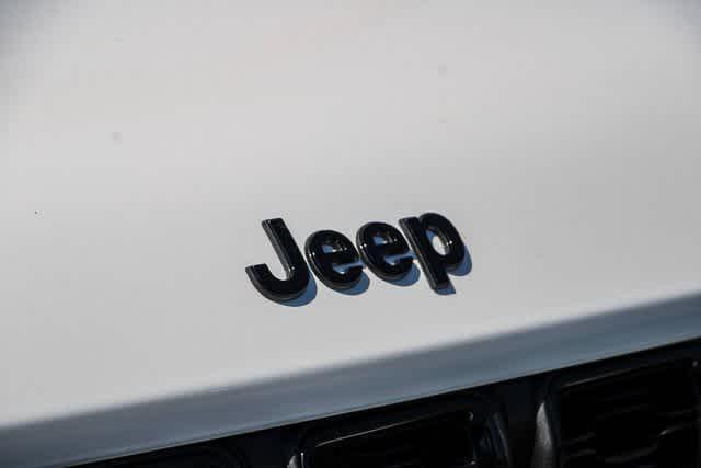 new 2025 Jeep Grand Cherokee car, priced at $43,946