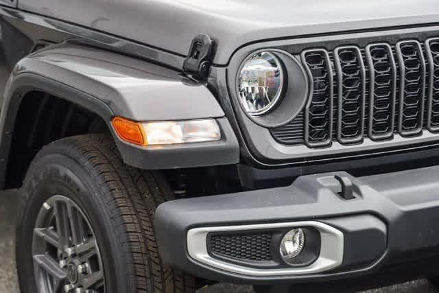 new 2024 Jeep Gladiator car, priced at $35,572