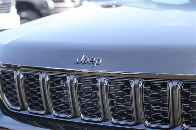 new 2025 Jeep Grand Cherokee L car, priced at $39,992