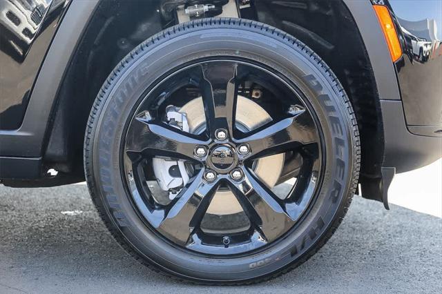 new 2025 Jeep Grand Cherokee L car, priced at $39,992