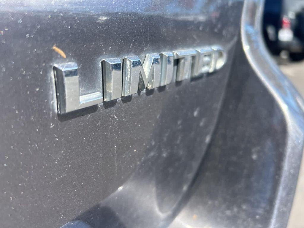 used 2015 Jeep Grand Cherokee car, priced at $9,999