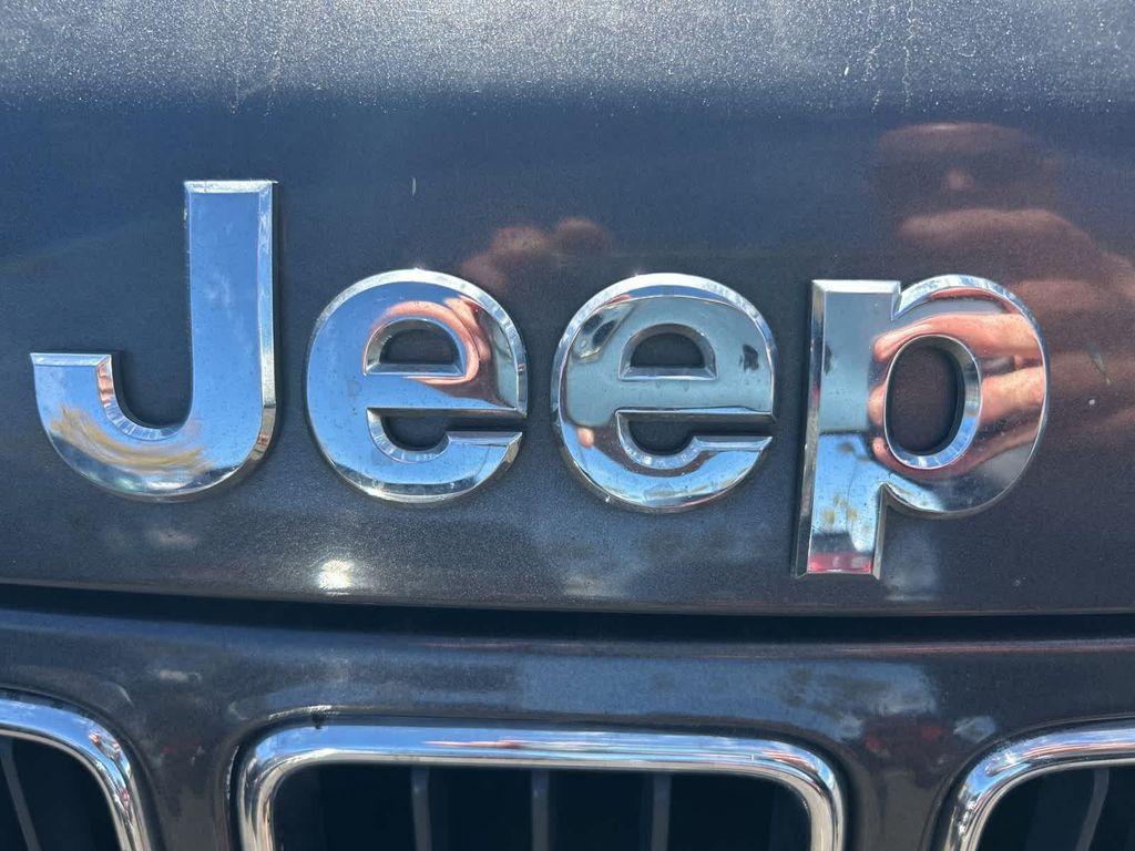 used 2015 Jeep Grand Cherokee car, priced at $9,999