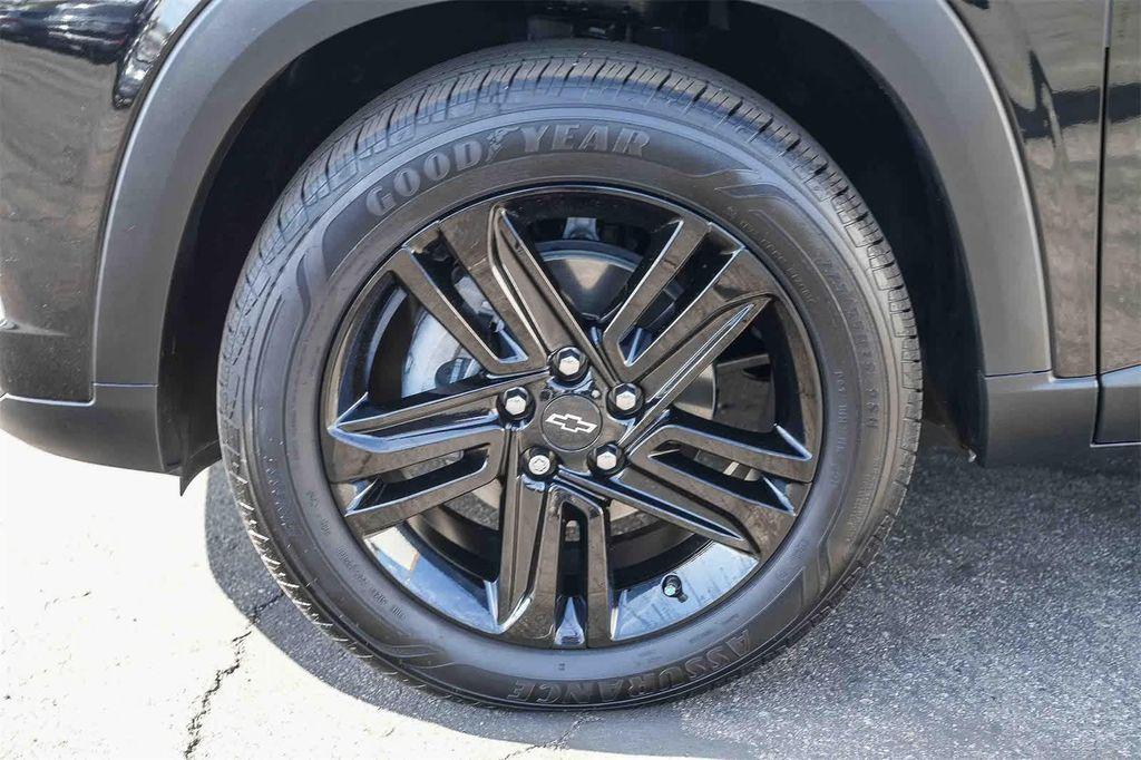 used 2025 Chevrolet Trax car, priced at $24,444