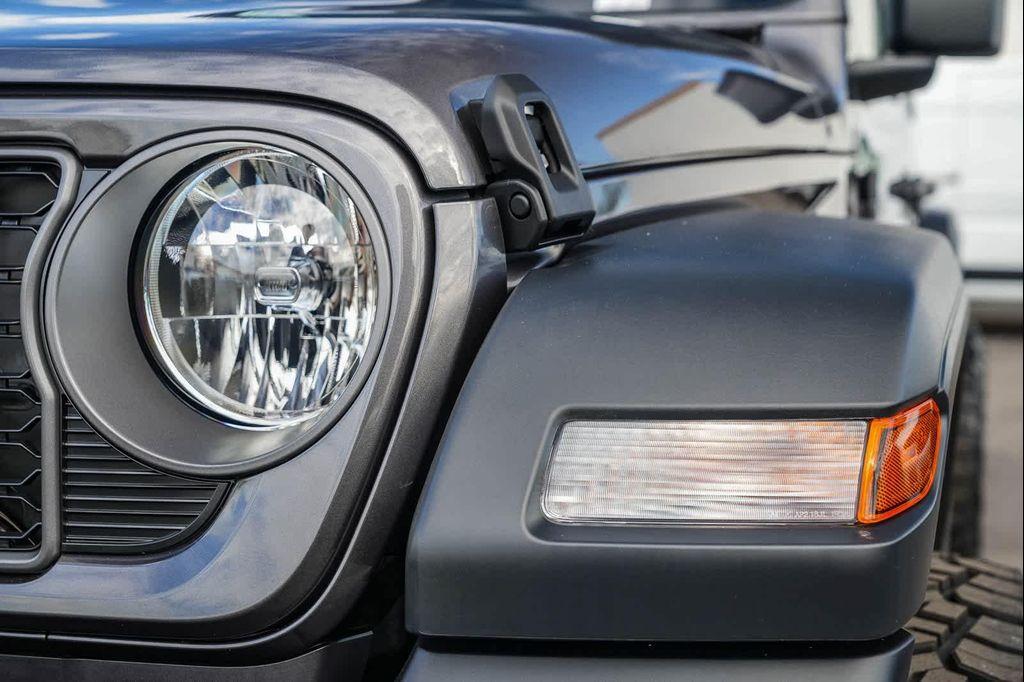 new 2025 Jeep Wrangler car, priced at $44,844
