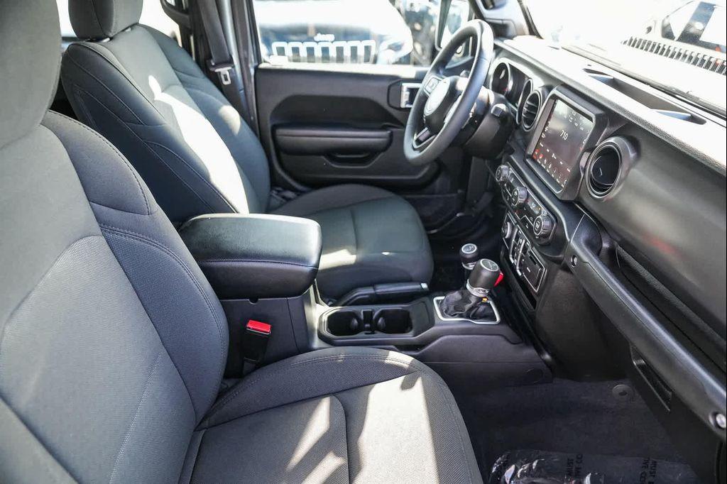 used 2023 Jeep Gladiator car, priced at $34,179