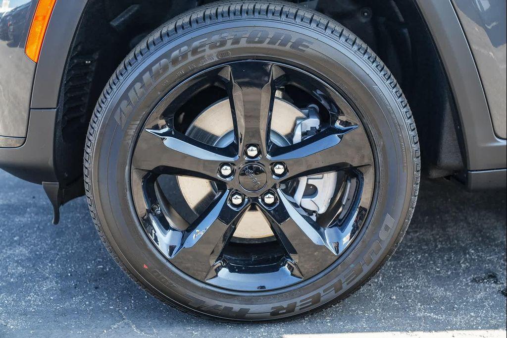 new 2025 Jeep Grand Cherokee L car, priced at $39,625