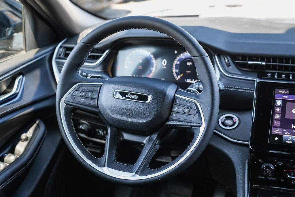 new 2025 Jeep Grand Cherokee L car, priced at $39,625