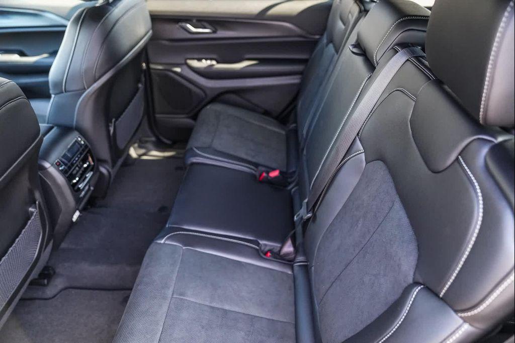 new 2025 Jeep Grand Cherokee L car, priced at $39,625