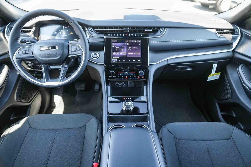 new 2025 Jeep Grand Cherokee L car, priced at $32,700