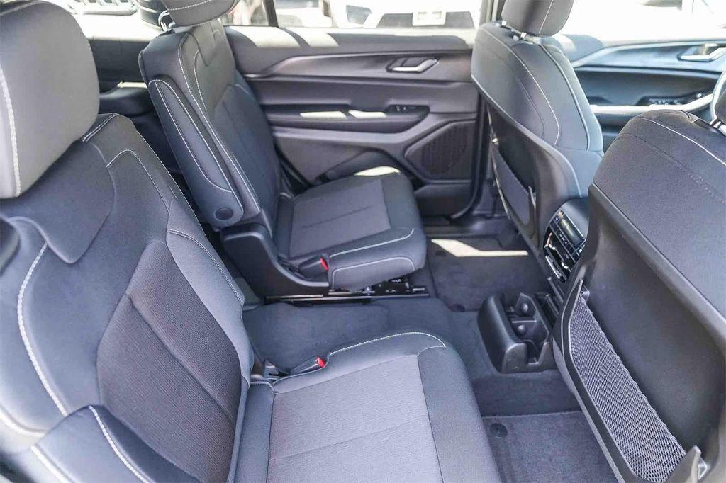 new 2025 Jeep Grand Cherokee L car, priced at $32,700
