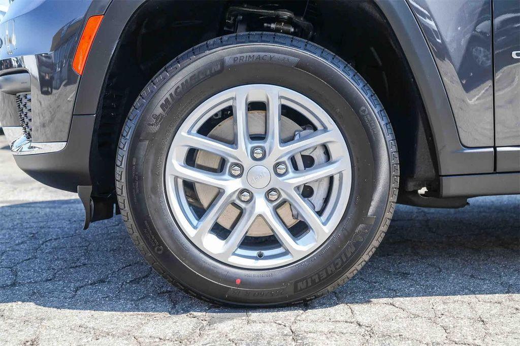 new 2025 Jeep Grand Cherokee L car, priced at $32,700