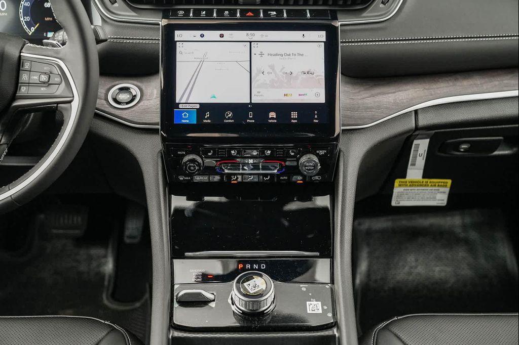 new 2025 Jeep Grand Cherokee car, priced at $47,410