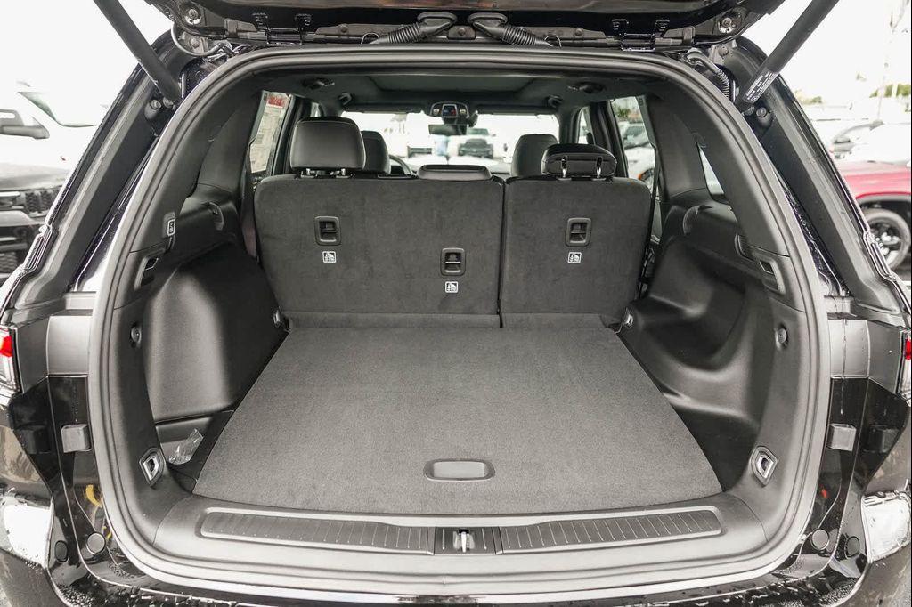 new 2025 Jeep Grand Cherokee car, priced at $47,410