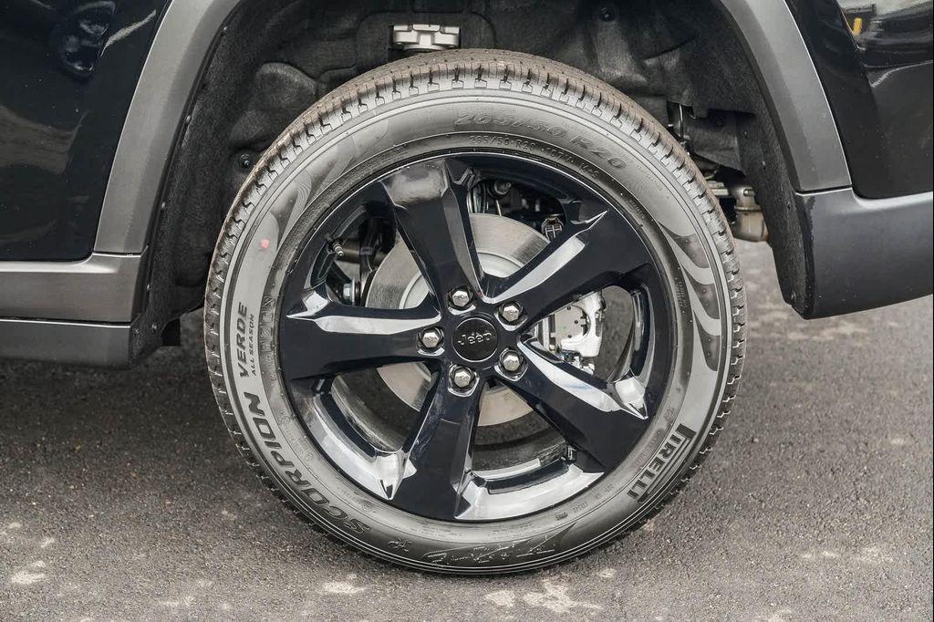 new 2025 Jeep Grand Cherokee car, priced at $47,410