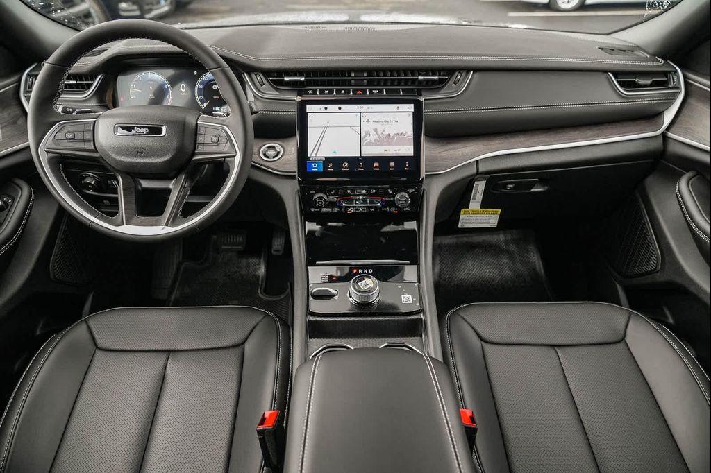 new 2025 Jeep Grand Cherokee car, priced at $47,410