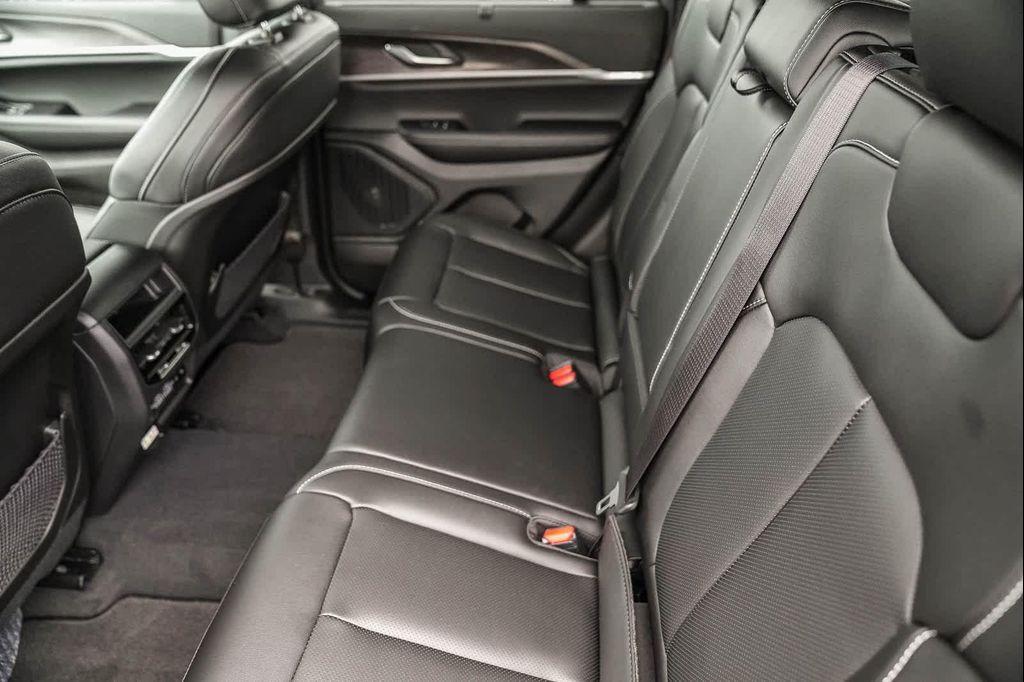 new 2025 Jeep Grand Cherokee car, priced at $47,410