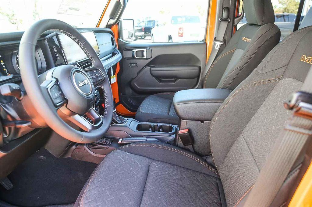 new 2025 Jeep Gladiator car, priced at $47,695