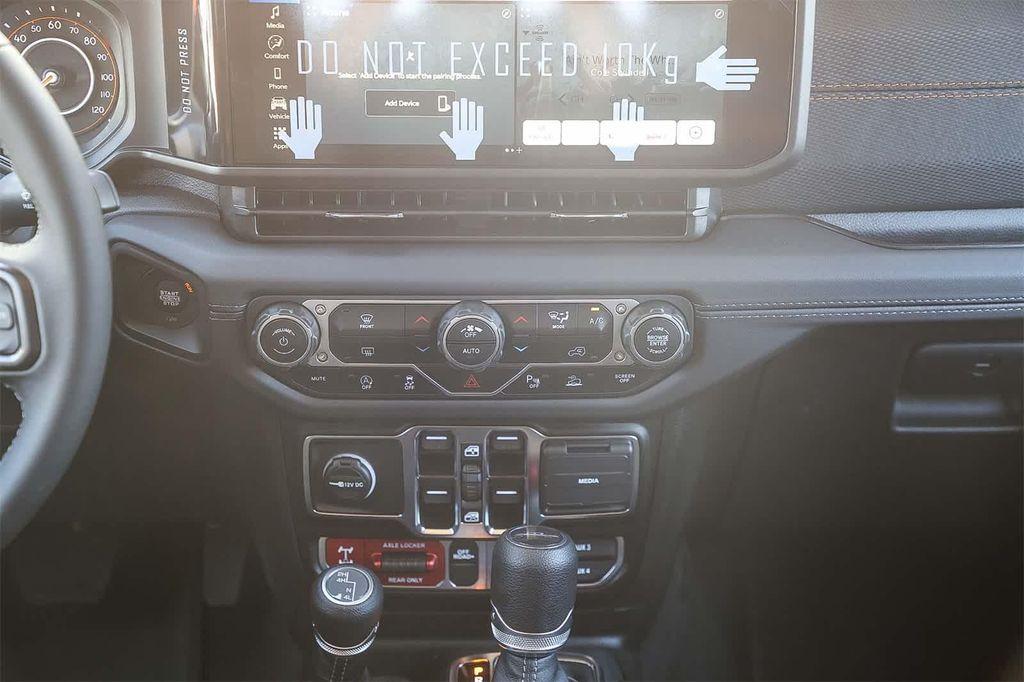 new 2025 Jeep Gladiator car, priced at $47,695