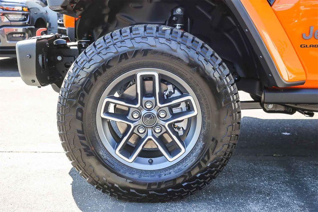 new 2025 Jeep Gladiator car, priced at $47,695
