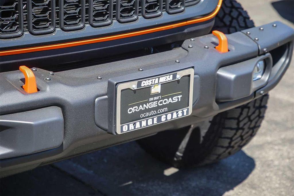 new 2025 Jeep Gladiator car, priced at $47,695