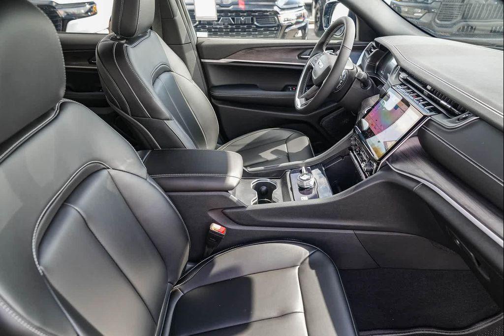 new 2025 Jeep Grand Cherokee L car, priced at $40,995