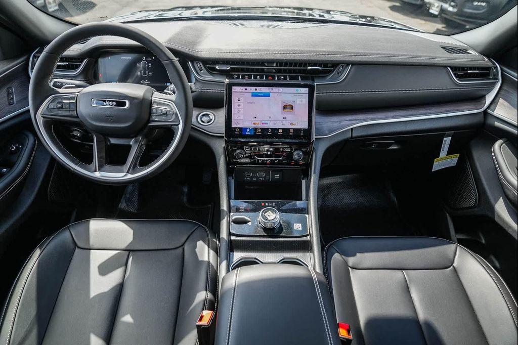 new 2025 Jeep Grand Cherokee L car, priced at $40,995
